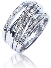 Choose from our fabulous collection of diamond rings in white gold, yellow gold, platinum and palladium.